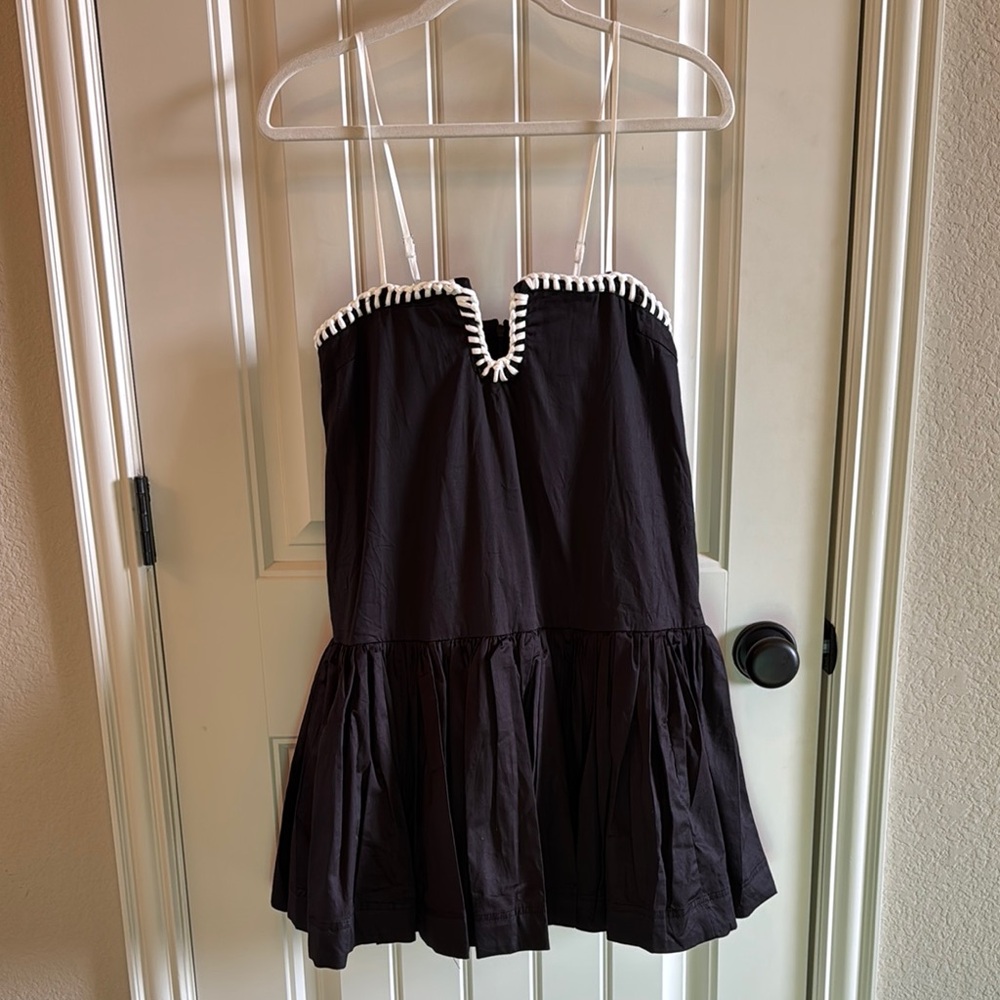 Black and white brand new dress from online store Fancy D Boutique.  Size L.